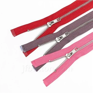 ब्लैक जैकेट सिल्वर जिपर