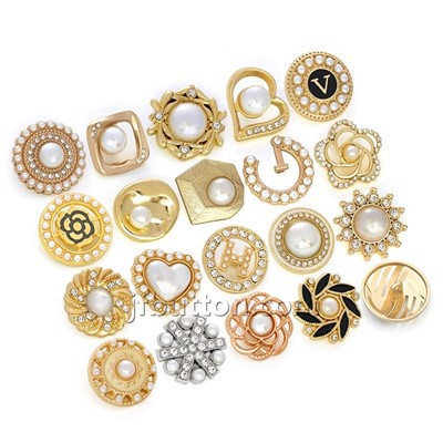 कोट के लिए गोल्ड बटन