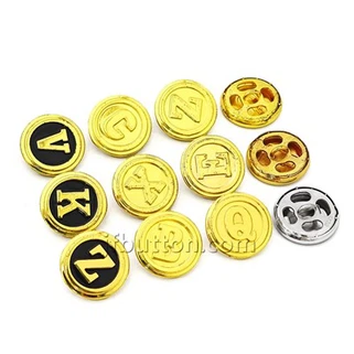 कोट के लिए बड़े काले बटन