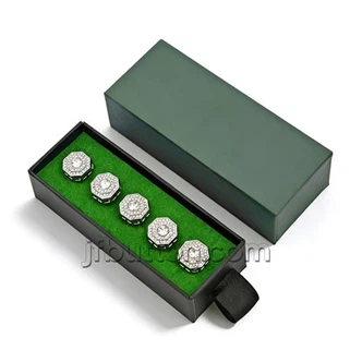 क्रिस्टल बुटांग बाजु मेलायु